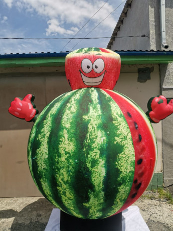 naduvnaia-figura-frukty-big-0