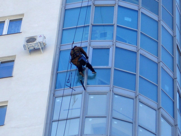 alpinisty-vse-vidy-montaznyx-rabot-moika-fasada-okon-big-2